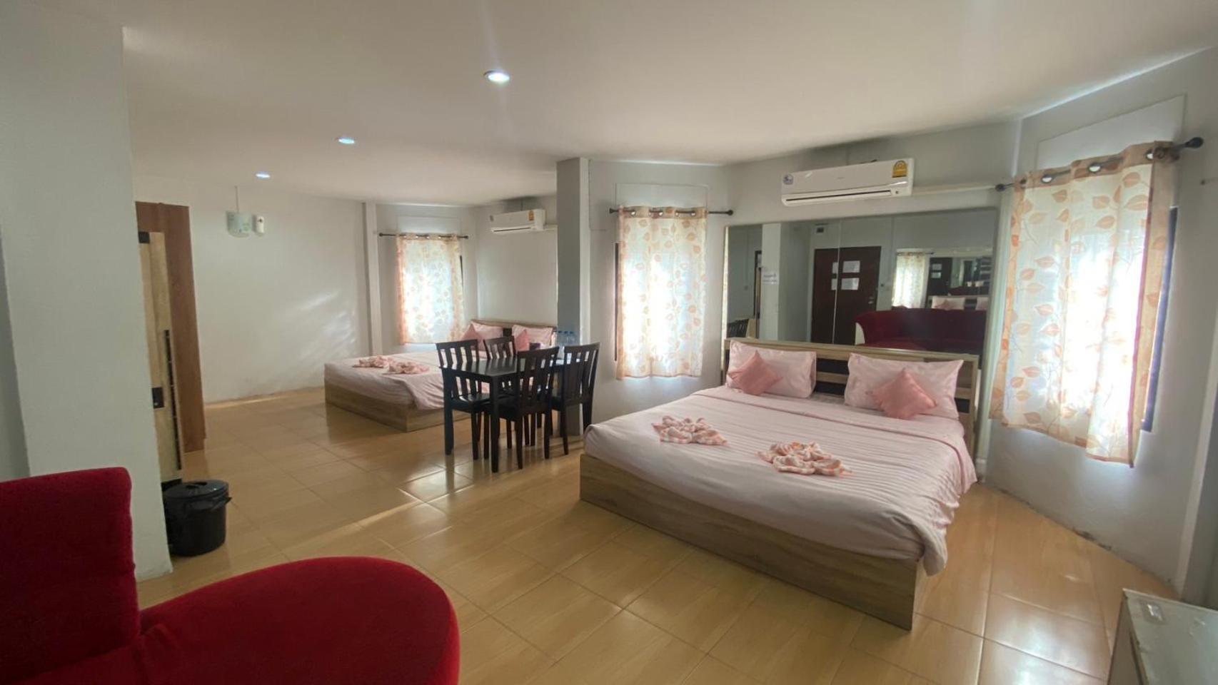 Alongkorn Hotel By Sb Samut Songkhram Bagian luar foto