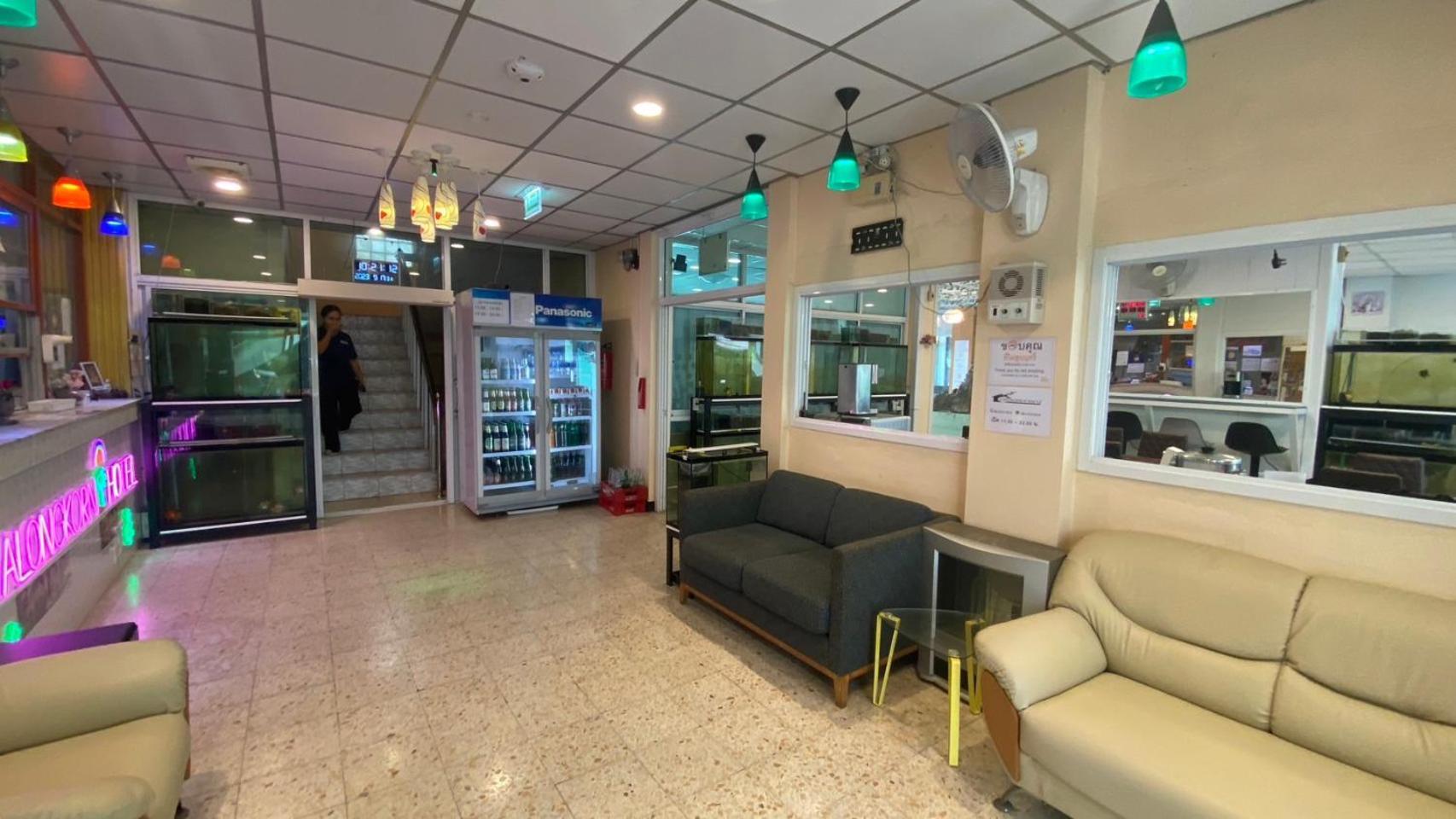 Alongkorn Hotel By Sb Samut Songkhram Bagian luar foto