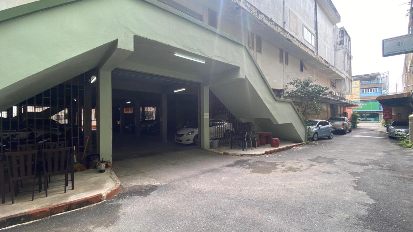 Alongkorn Hotel By Sb Samut Songkhram Bagian luar foto