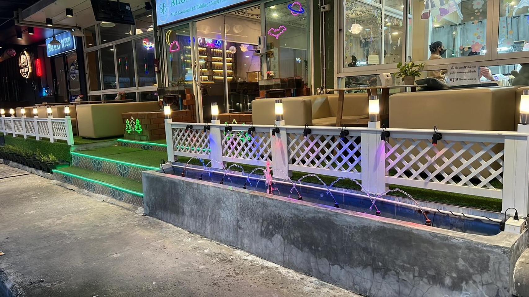 Alongkorn Hotel By Sb Samut Songkhram Bagian luar foto