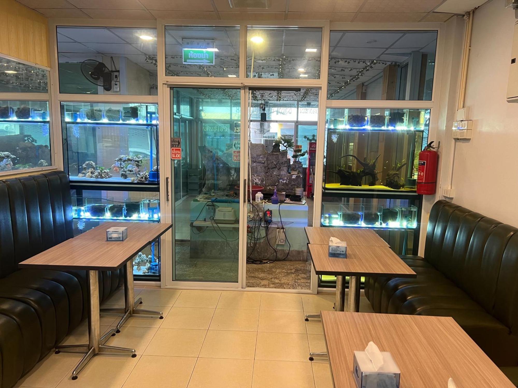 Alongkorn Hotel By Sb Samut Songkhram Bagian luar foto