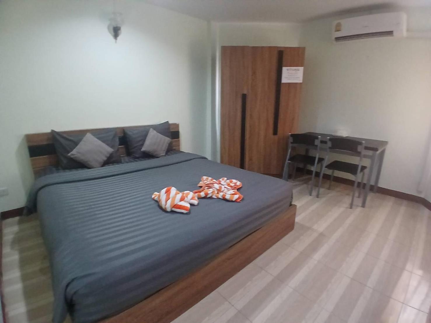 Alongkorn Hotel By Sb Samut Songkhram Bagian luar foto