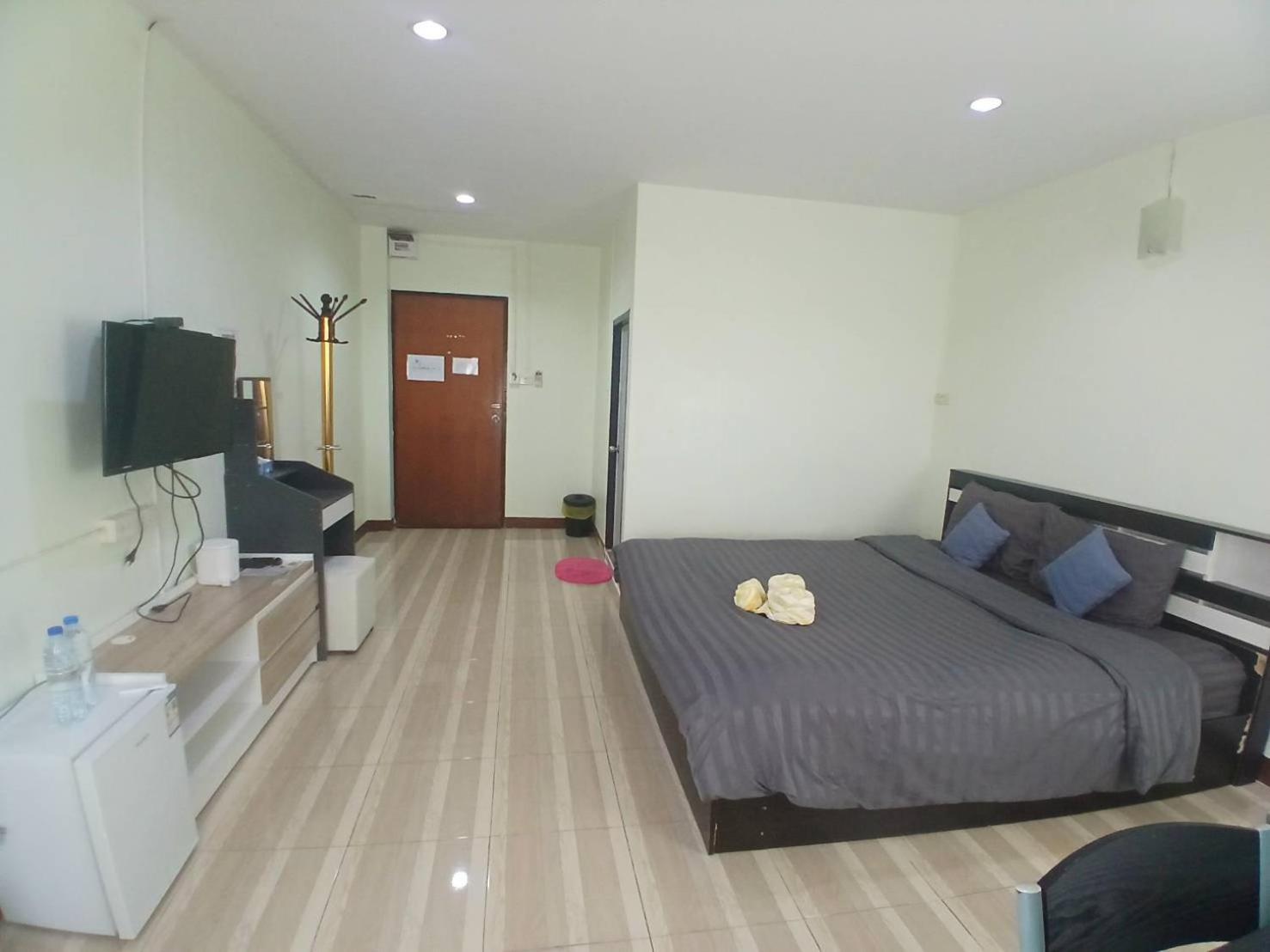 Alongkorn Hotel By Sb Samut Songkhram Bagian luar foto